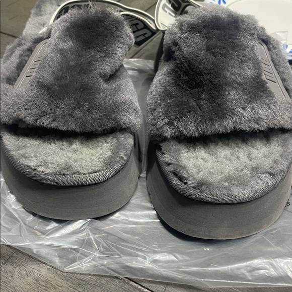 UGG DISCO SLIDE SHEEPSKIN FLUFF PLATFORM SANDAL SLIPPERS WOMEN SIZE 8.pre-owned - Picture 13 of 13